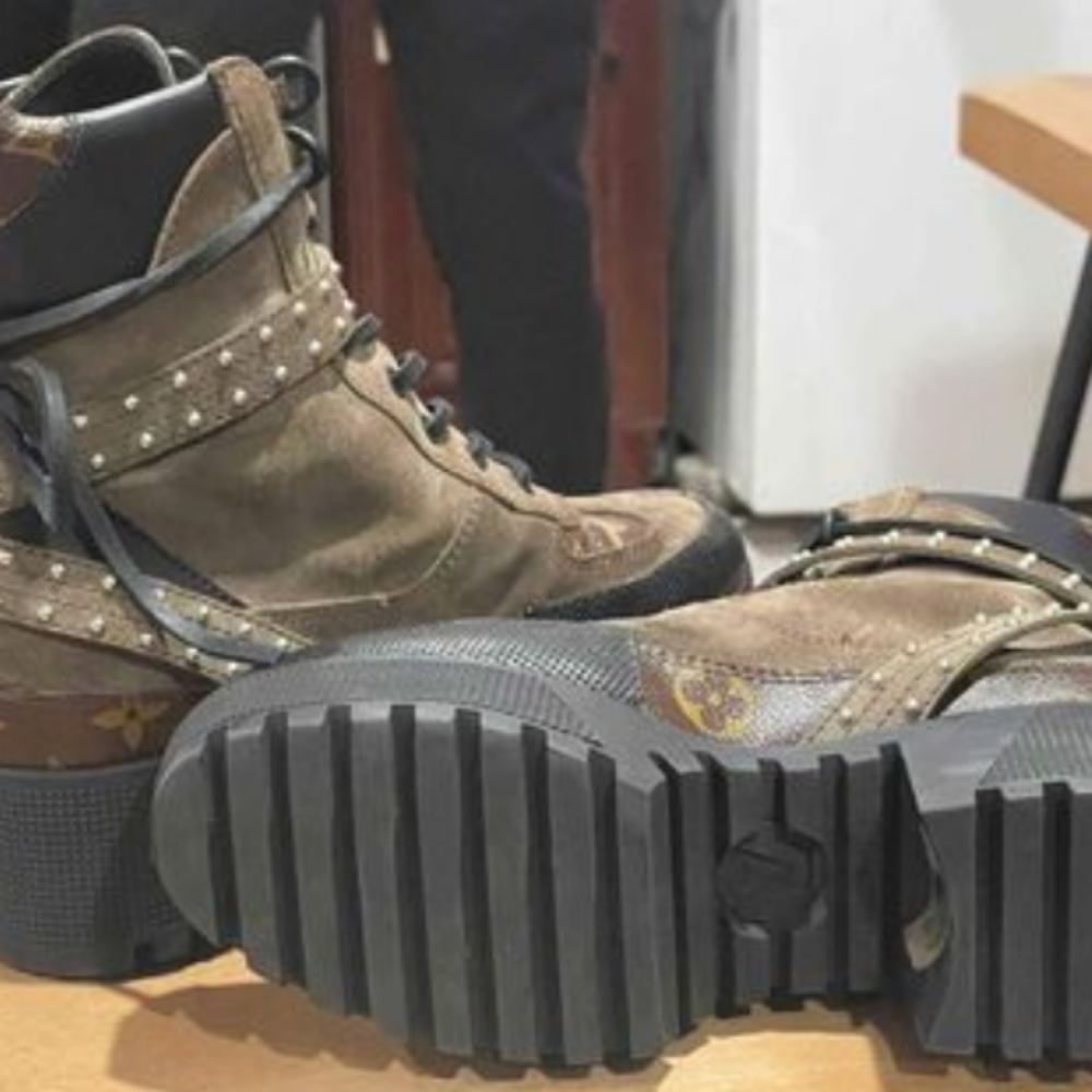 LV combat boots size 6.5W - Picture 5 of 10
